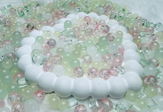 【A002】緑粉森　高品質ガラスビーズ